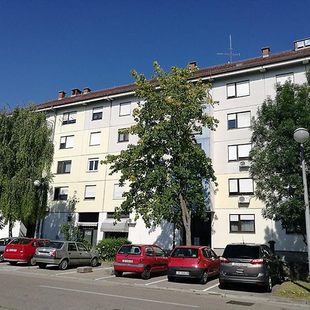 Fly By Suite - Zagreb Airport - 0-24H Self Check In&Out - Parking On Site Velika Gorica Exteriör bild
