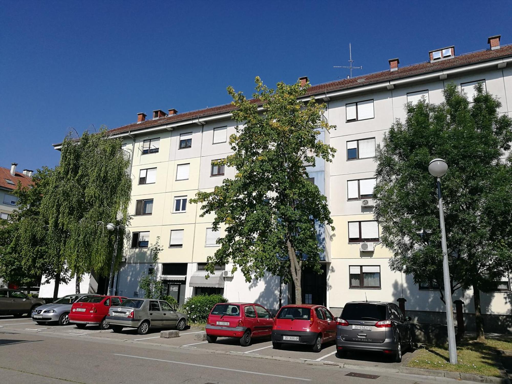 Fly By Suite - Zagreb Airport - 0-24H Self Check In&Out - Parking On Site Velika Gorica Exteriör bild